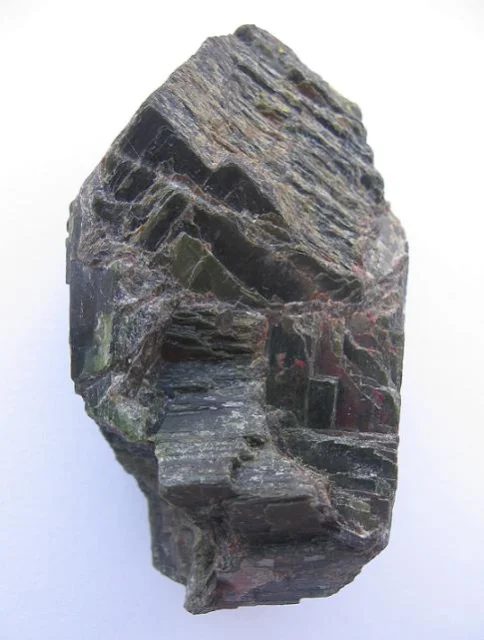 Fotografie minerálu Enstatit (var. bronzit) z lokality Borek u Vilémova, Czech Republic