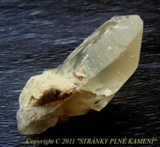 Fotografie minerálu Křemen (var. citrín) z lokality Pikárec, Czech Republic