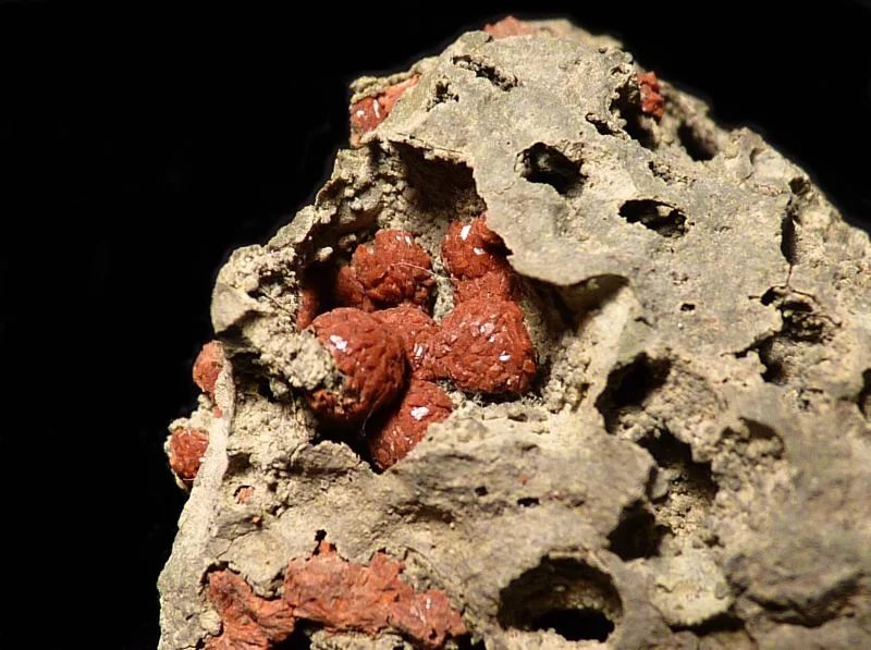 Fotografie minerálu Klinoptilolit-(K) z lokality Hončova Hůrka, Czech Republic