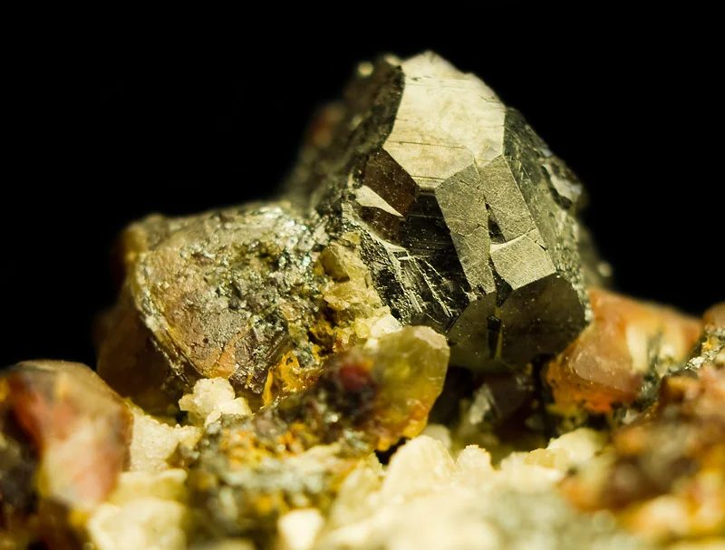 Fotografie minerálu Freibergit z lokality Obecnice, Czech Republic