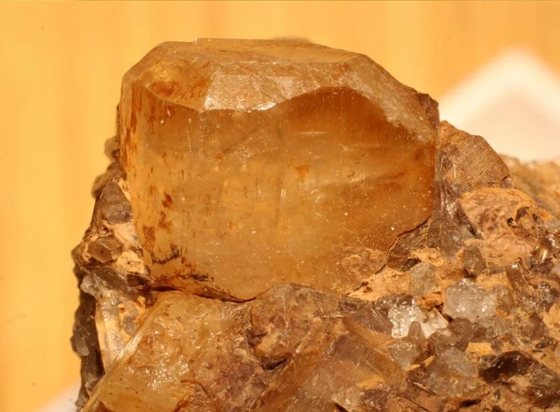 Fotografie minerálu Topaz z lokality Schneckenstein, Germany
