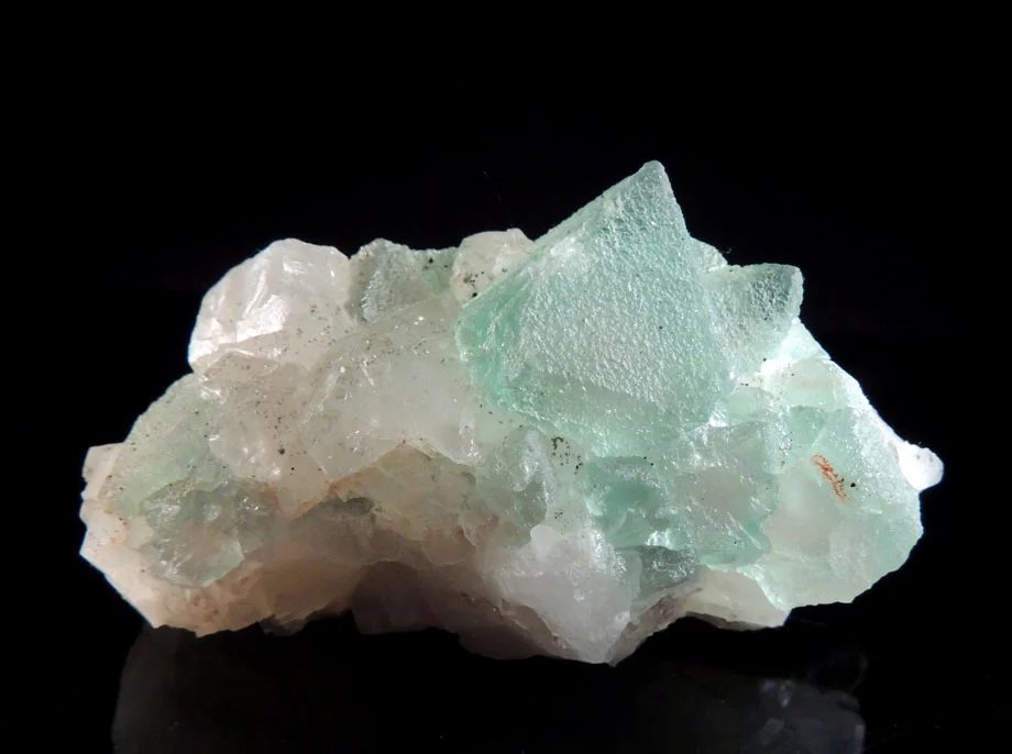 Fotografie minerálu Fluorit z lokality Stříbrná Skalice, Czech Republic