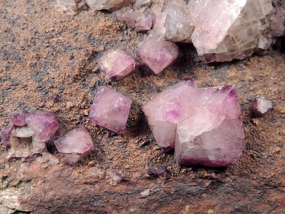 Fotografie minerálu Fluorit z lokality Hora Svatého Šebestiána, Czech Republic