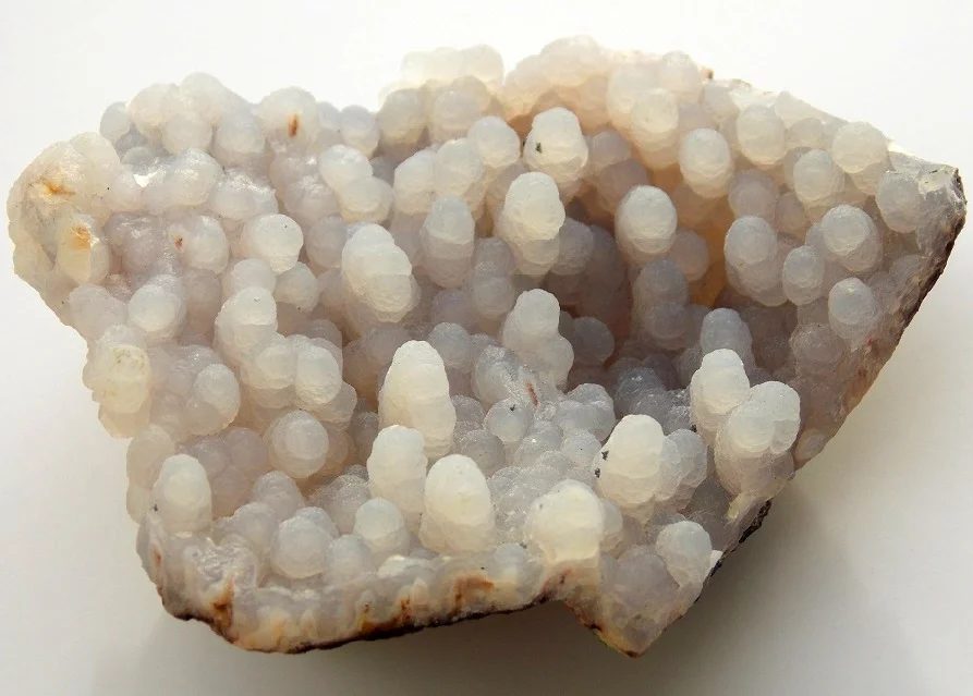 Fotografie minerálu Křemen (var. chalcedon) z lokality Bernartice, Czech Republic