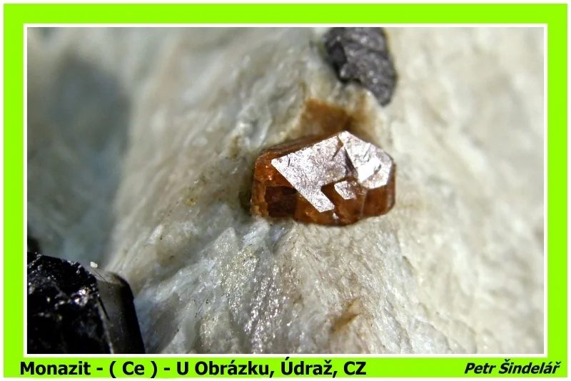 Fotografie minerálu Monazit z lokality U Obrázku, Údraž, Czech Republic