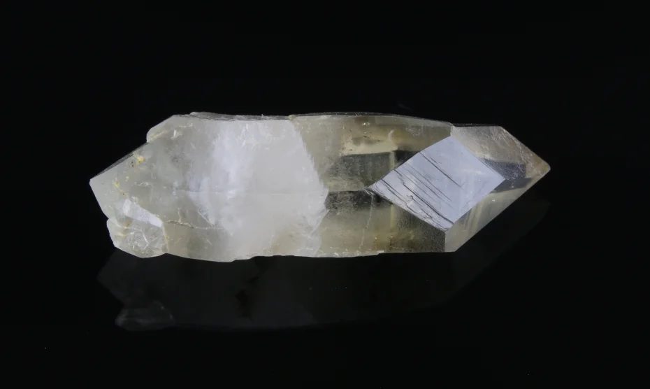 Fotografie minerálu Křemen (var. křišťál) z lokality Korálové jámy, Czech Republic