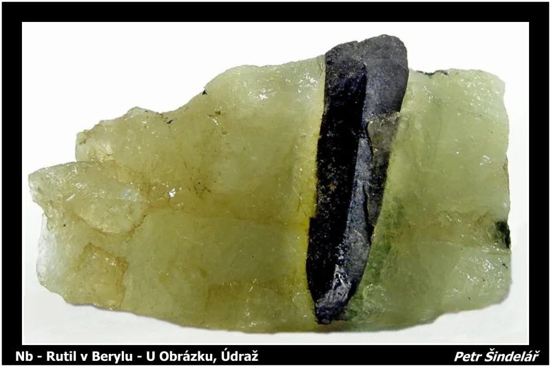 Fotografie minerálů Beryl, Rutil (var. Nb-rutil) z lokality U Obrázku, Údraž, Czech Republic