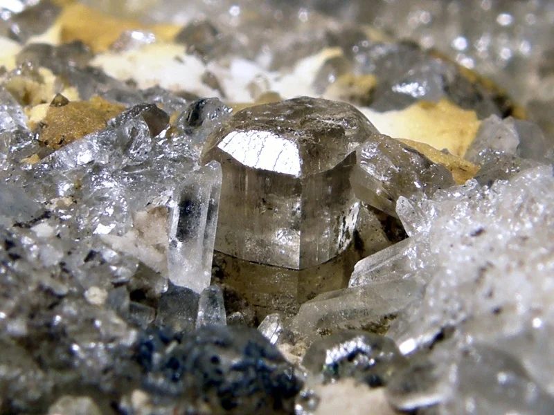 Fotografie minerálu Topaz z lokality Schneckenstein, Germany