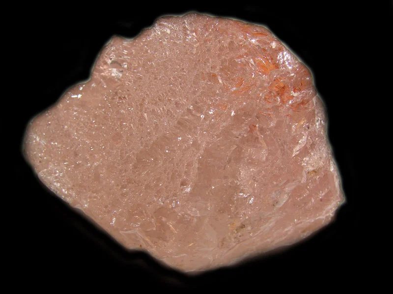 Fotografie minerálu Beryl (var. morganit) z lokality Governador Valadarez, Brazil
