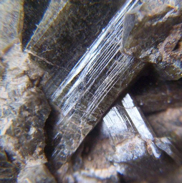 Fotografie minerálu Epidot z lokality Žulová, Czech Republic