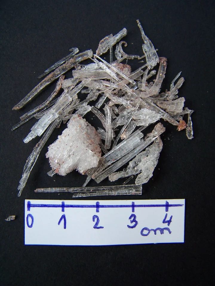 Fotografie minerálu Hexahydrit z lokality Zastávka u Brna, Czech Republic