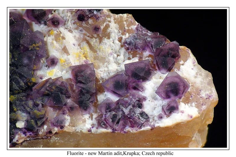 Fotografie minerálu Fluorit z lokality Krupka, Czech Republic