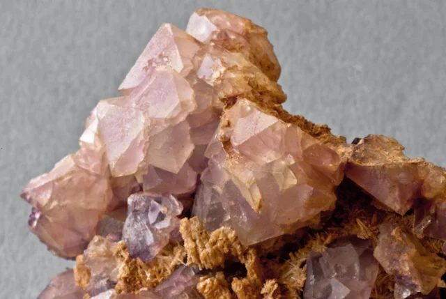 Fotografie minerálu Fluorit z lokality Krupka, Czech Republic
