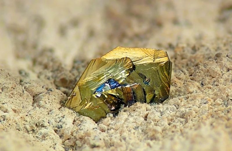Fotografie minerálu Markazit z lokality Bílina, Czech Republic