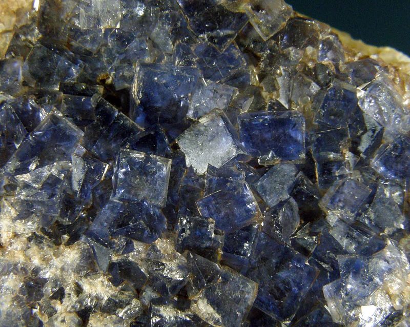 Fotografie minerálu Fluorit z lokality Černý Potok, Czech Republic