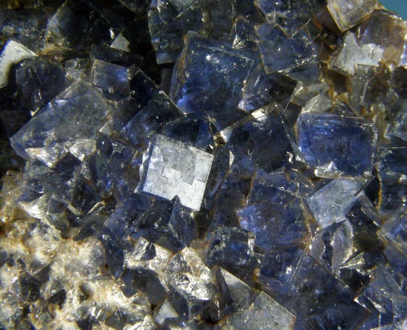 Fotografie minerálu Fluorit z lokality Černý Potok, Czech Republic
