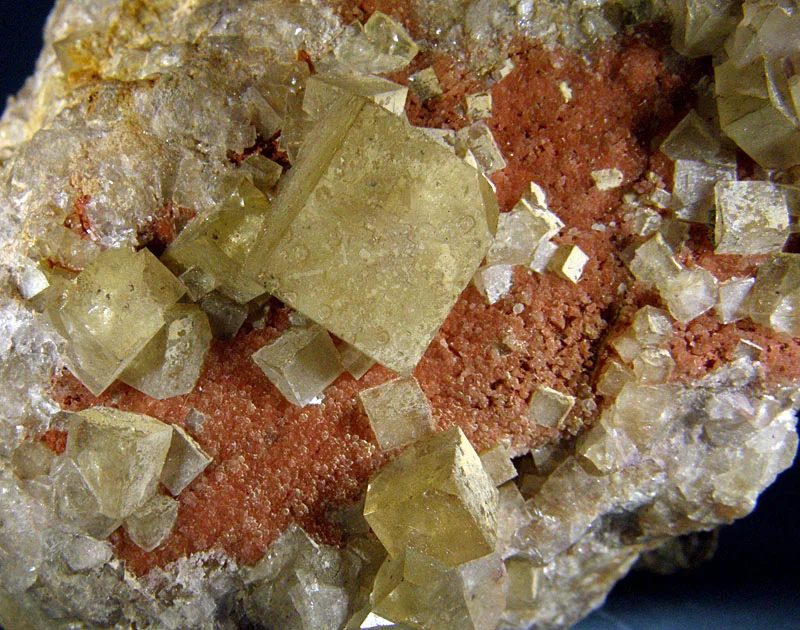 Fotografie minerálu Fluorit z lokality Moldava, Czech Republic