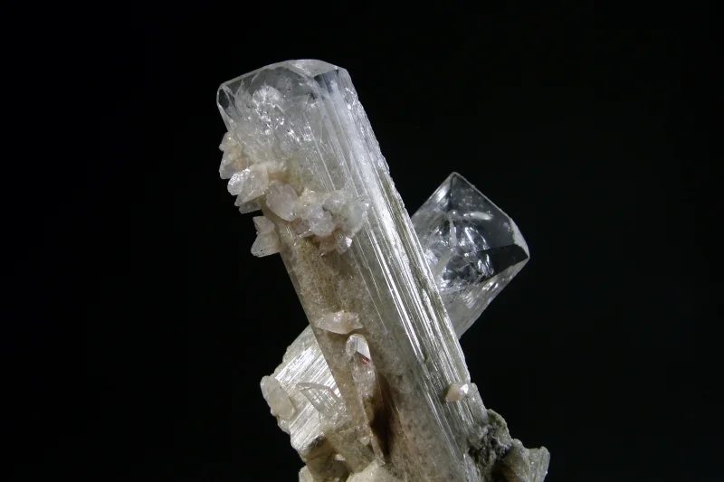 Fotografie minerálu Danburit z lokality Charcas, Mexico