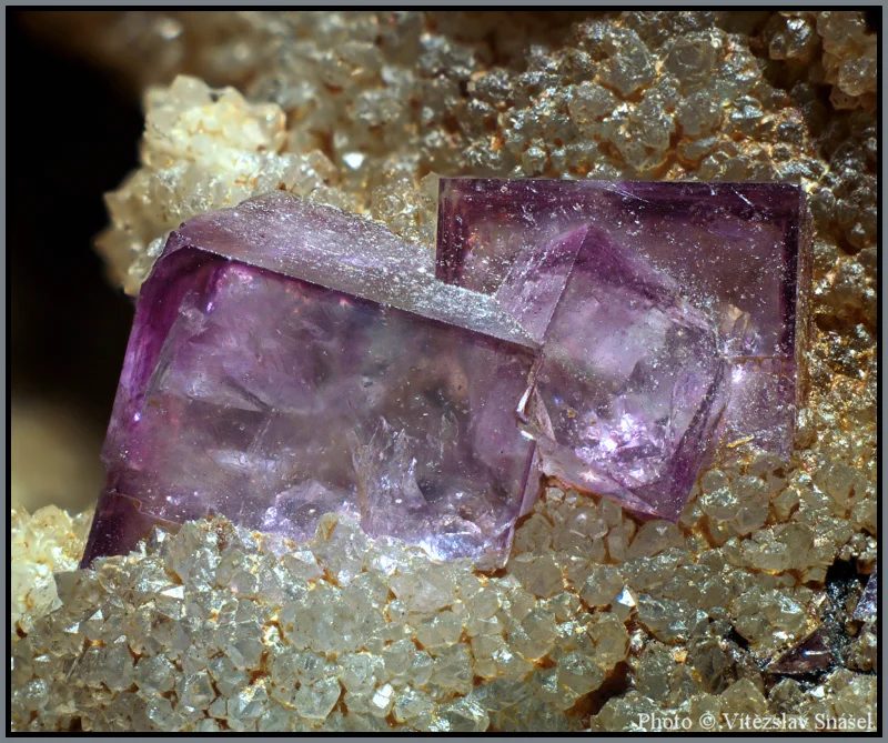 Fotografie minerálu Fluorit z lokality Kožlí, Czech Republic