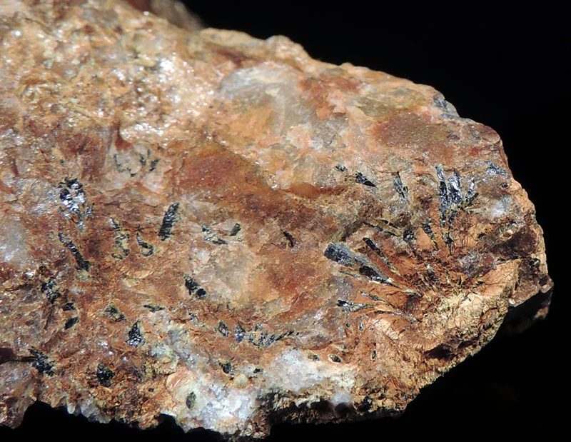 Fotografie minerálu Brannerit z lokality Gemerská Poloma, Slovakia