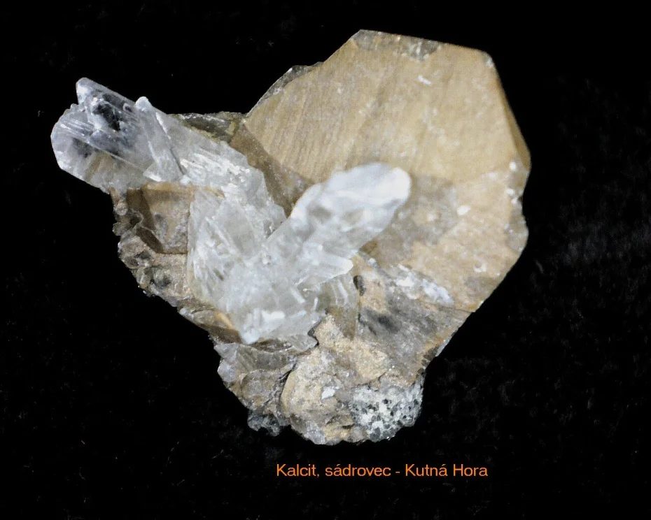 Fotografie minerálů Kalcit, Sádrovec z lokality Kutná Hora, Czech Republic