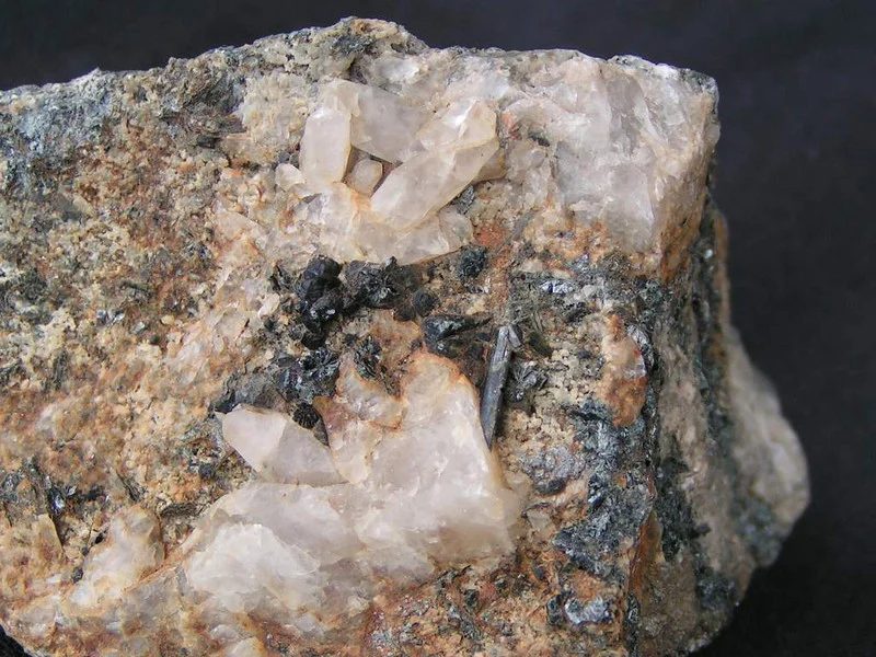 Fotografie minerálů Chlorit, Epidot z lokality Mirošov, Czech Republic
