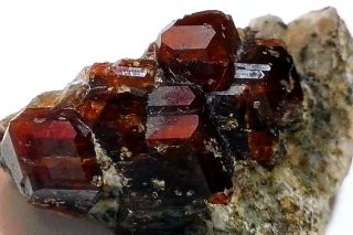 Fotografie minerálu Grossulár (var. hessonit) z lokality Moravské Bránice, Czech Republic