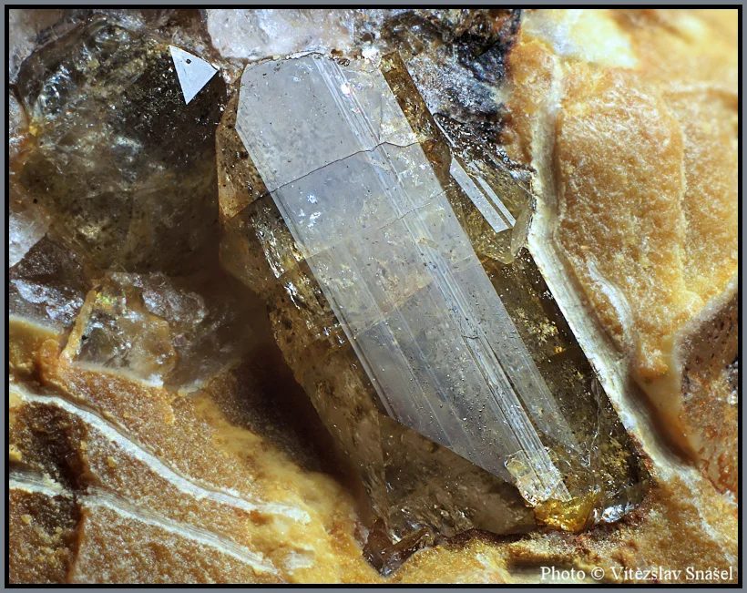 Fotografie minerálu Topaz z lokality Krupka, Czech Republic