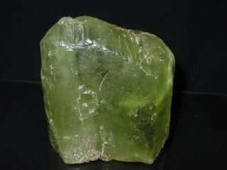 Fotografie minerálu Beryl (var. akvamarín) z lokality Volyň, Ukraine