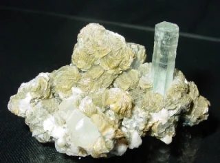 Fotografie minerálu Beryl (var. akvamarín) z lokality Shigar District, Gilgit-Baltistan, Pakistan