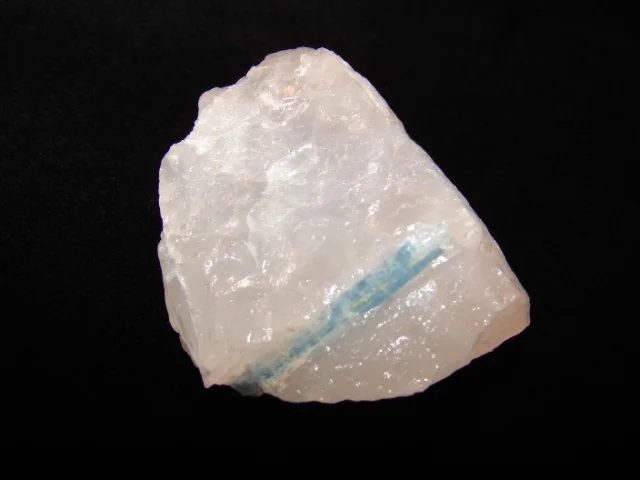 Fotografie minerálu Beryl (var. akvamarín) z lokality Baveno, Madagascar