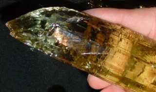 Fotografie minerálu Beryl (var. heliodor) z lokality Volyň, Ukraine