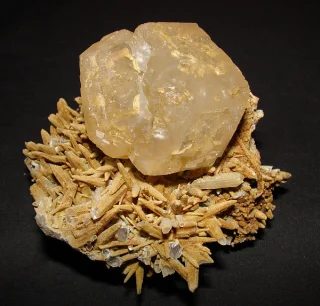 Fotografie minerálu Fluorit z lokality Dalnegorsk, Russia