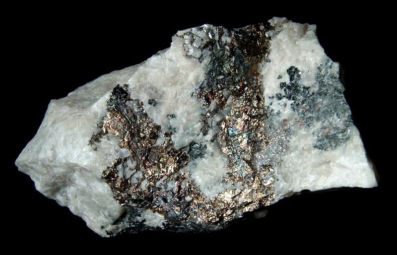 Fotografie minerálu Pyrit z lokality Mirošov, Czech Republic