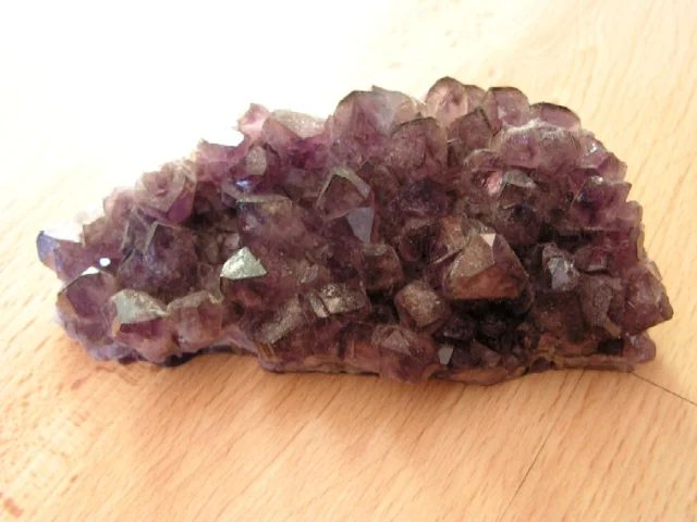 Fotografie minerálu Křemen (var. ametyst) z lokality Bochovice, Czech Republic