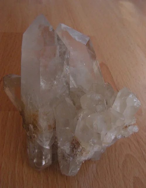 Fotografie minerálu Křemen (var. křišťál) z lokality Velké Kunětice, Czech Republic