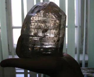 Fotografie minerálu Topaz z lokality Dzunbayan, Mongolia
