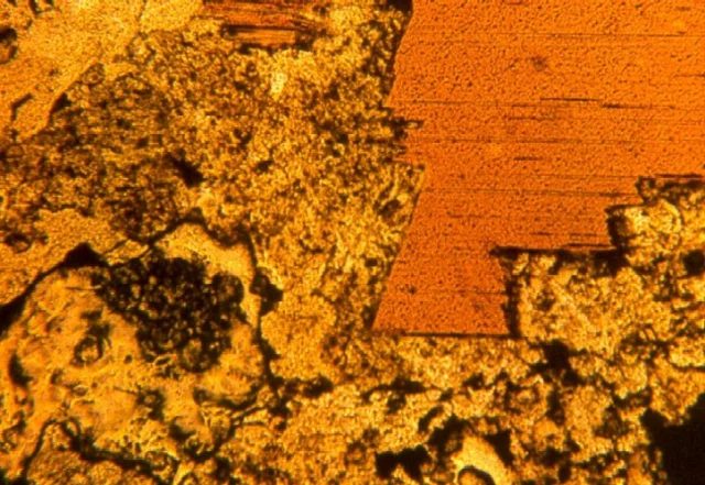 Fotografie minerálu Flogopit z lokality Muske Khudag, Mongolia