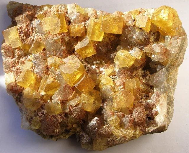 Fotografie minerálu Fluorit z lokality Předklášteří, Dřínová, Czech Republic