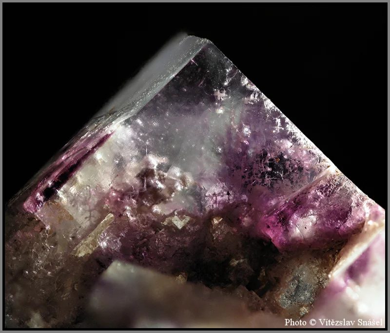Fotografie minerálu Fluorit z lokality Budjgar, Mongolia