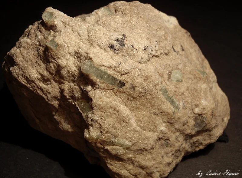 Fotografie minerálu Beryl (var. akvamarín) z lokality Střelecký Důl, Czech Republic