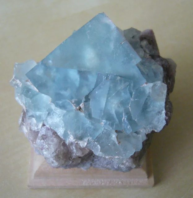 Fotografie minerálu Fluorit z lokality Vrchoslav, Czech Republic