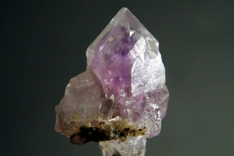 Fotografie minerálu Křemen (var. ametyst) z lokality Přílepov, Czech Republic