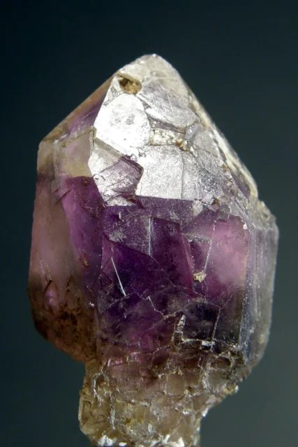 Fotografie minerálu Křemen (var. ametyst) z lokality Přílepov, Czech Republic