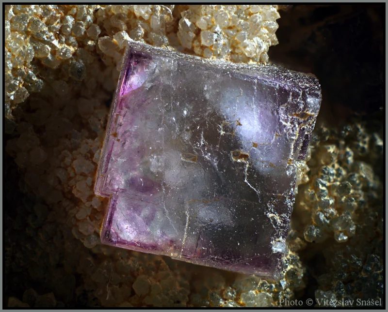 Fotografie minerálu Fluorit z lokality Kožlí, Czech Republic