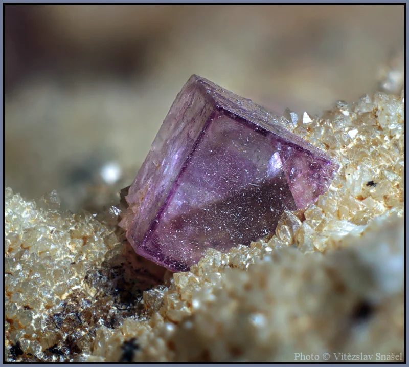 Fotografie minerálu Fluorit z lokality Kožlí, Czech Republic