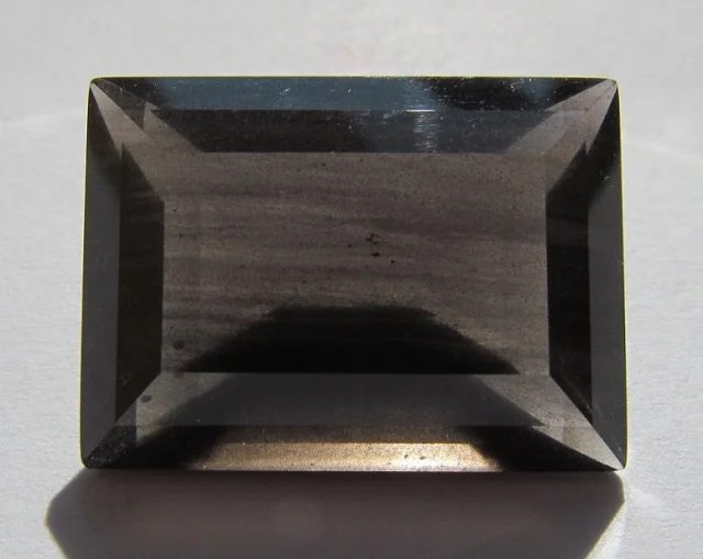 Fotografie minerálu Obsidián z lokality Brehov, Slovakia