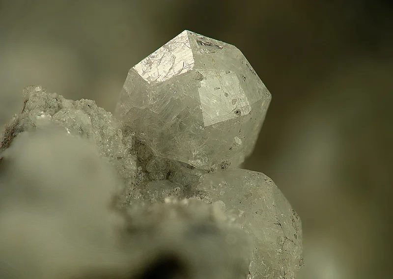 Fotografie minerálu Analcim z lokality Těchlovice, Czech Republic