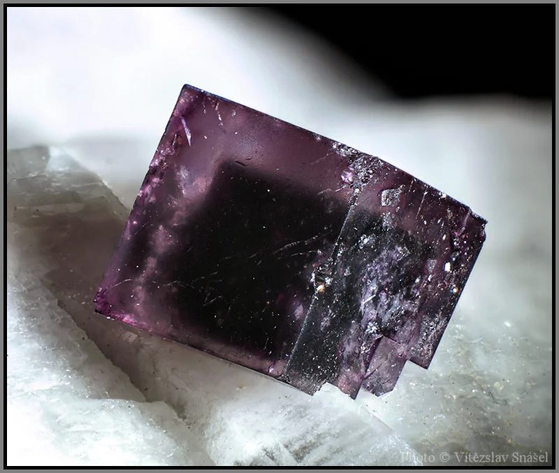 Fotografie minerálu Fluorit z lokality Cínovec, Czech Republic