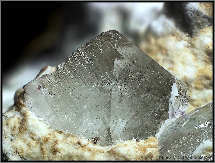 Fotografie minerálu Topaz z lokality Krupka, Czech Republic